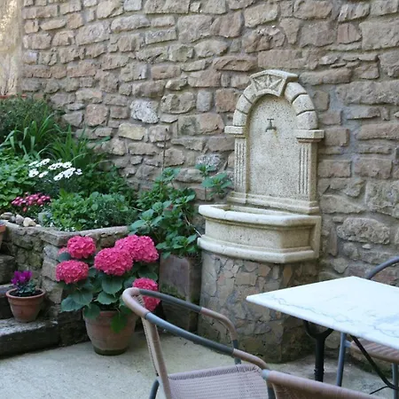 La Fuente Konukevi 3*